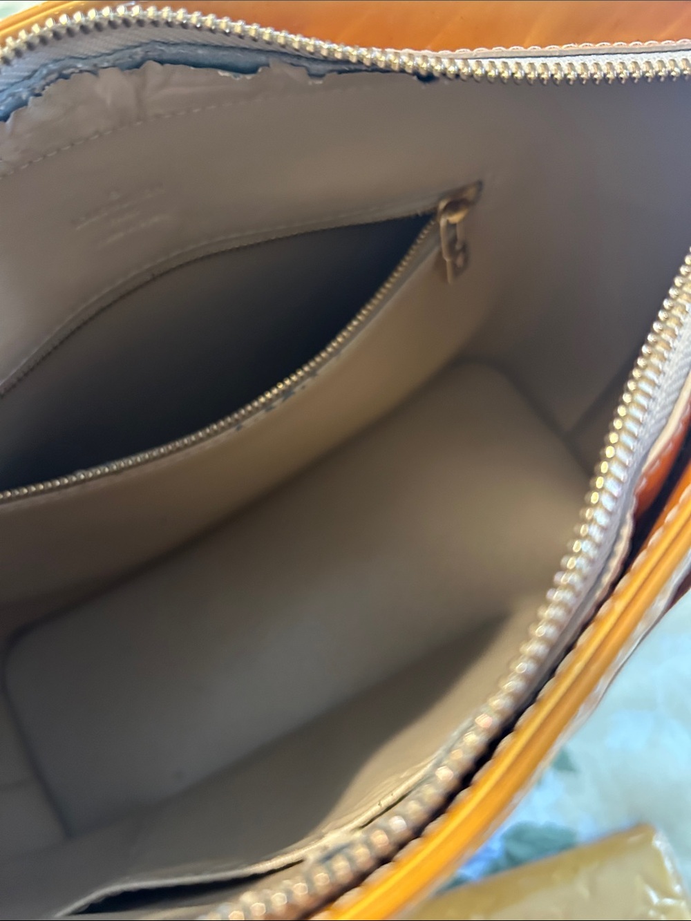 Louis Vuitton Amber Vernis Patent Tote with Matching Wallet - Picture 6 of 16